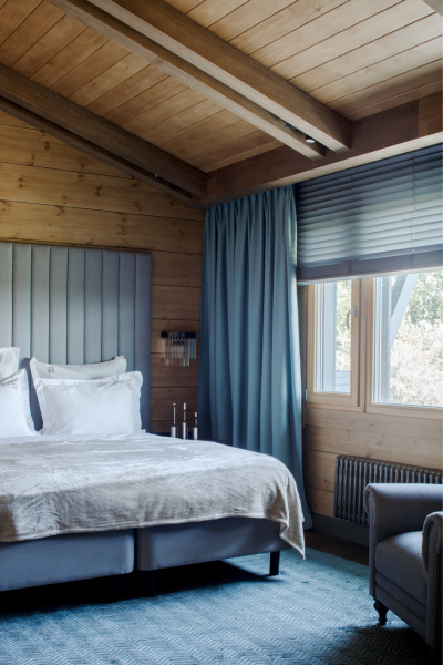 Как выглядит La Datcha Олега Тинькова в Астрахани, которая сейчас продается