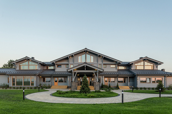 Как выглядит La Datcha Олега Тинькова в Астрахани, которая сейчас продается