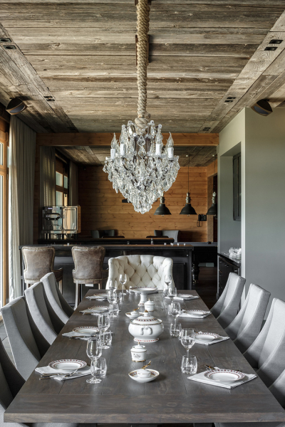 Как выглядит La Datcha Олега Тинькова в Астрахани, которая сейчас продается